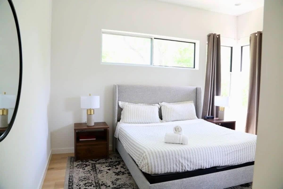 Stunning Modern Home W Pool & Hot Tub In Dt Όστιν Εξωτερικό φωτογραφία
